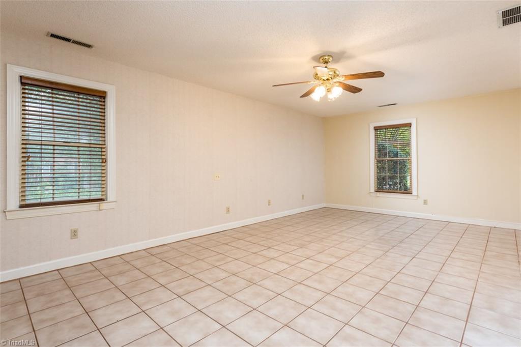 320 Cutty Sark Road Winston-Salem, NC 27103 - Photo 3 of 30 Gallery Image 3