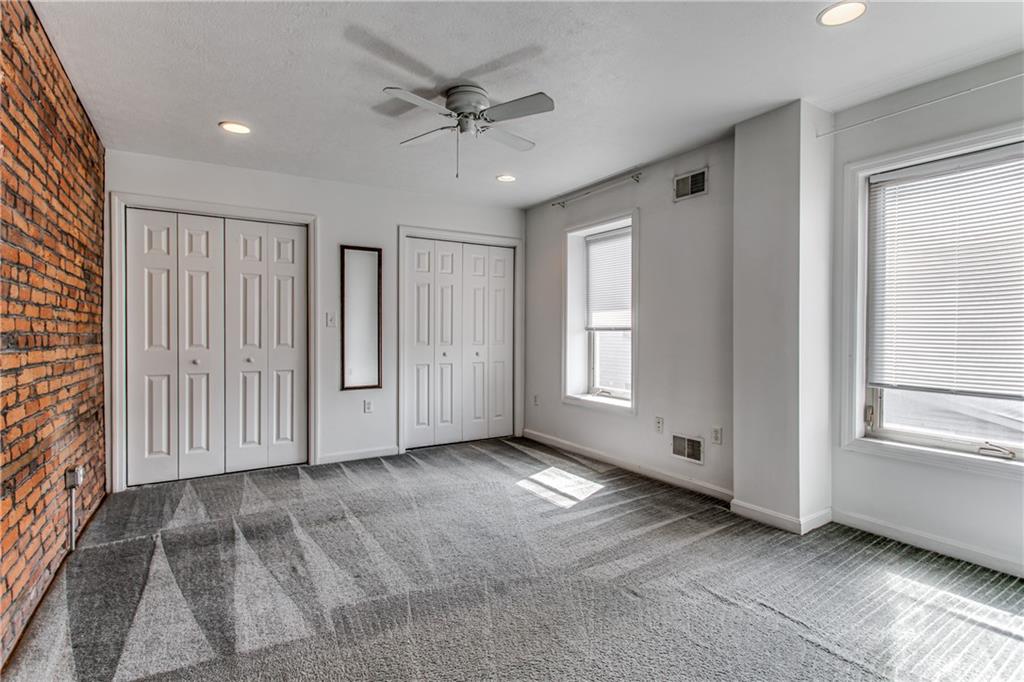 2128 Merriman Way Pittsburgh, PA 15203 - Photo 27 of 37 a view of entryway with window
