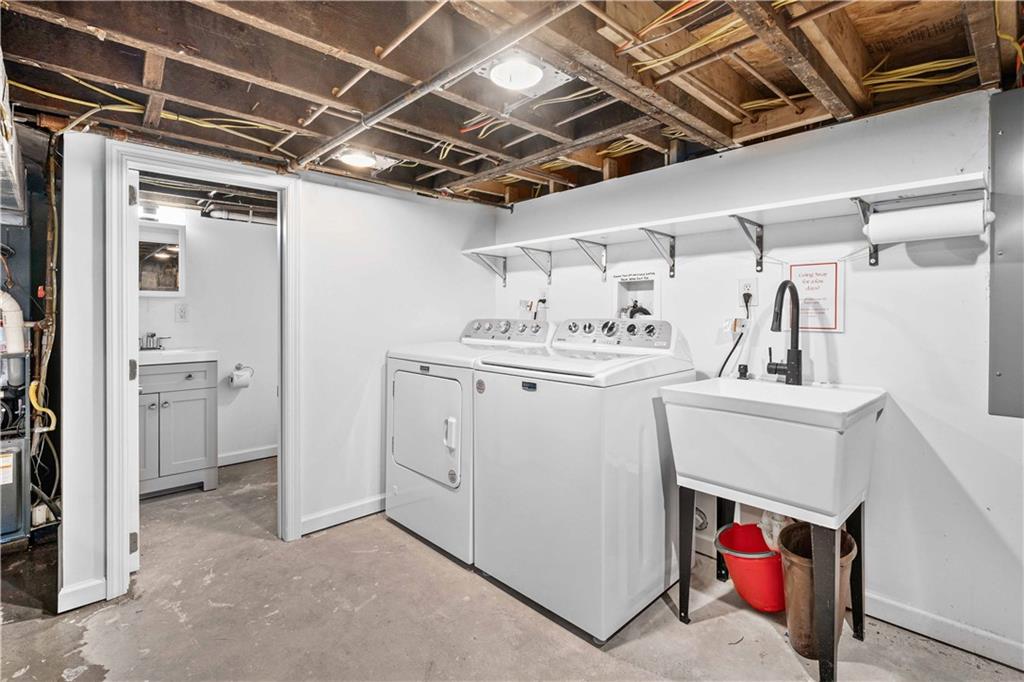 2128 Merriman Way Pittsburgh, PA 15203 - Photo 30 of 37 a utility room with dryer and washer