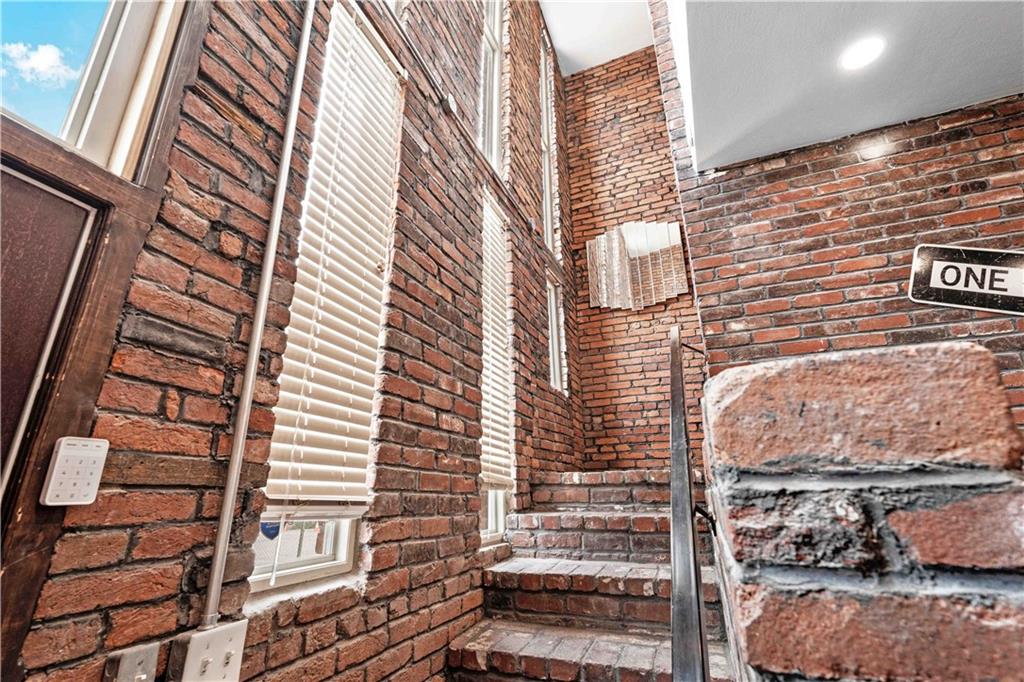 2128 Merriman Way Pittsburgh, PA 15203 - Photo 3 of 37 a view of a brick building