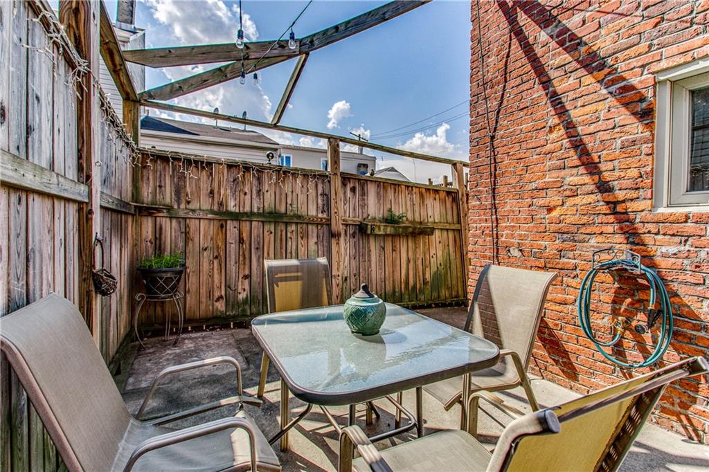 2128 Merriman Way Pittsburgh, PA 15203 - Photo 33 of 37 a backyard of a house with table and chairs