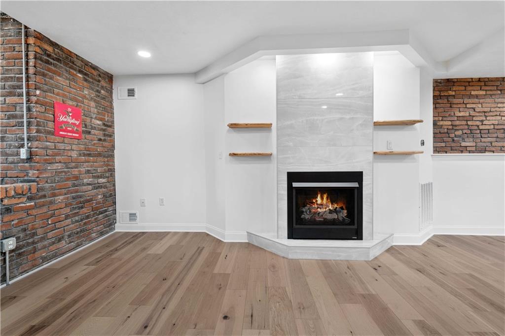 2128 Merriman Way Pittsburgh, PA 15203 - Photo 6 of 37 a view of an empty room and fire place