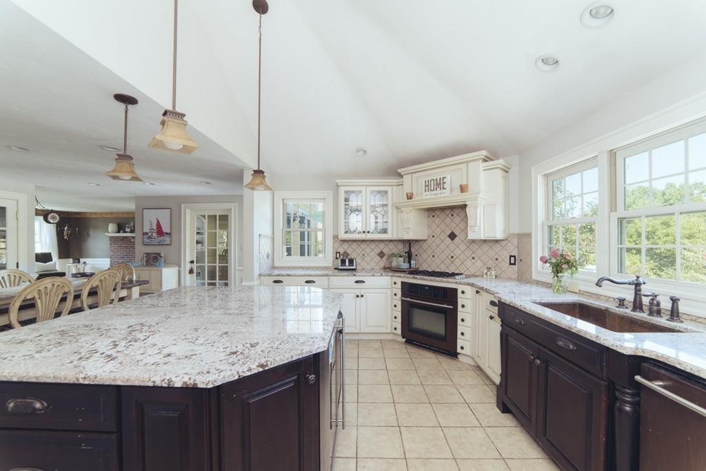 38 Oletree Road Pembroke, MA 02359 - Photo 7 of 39 Gallery Image 7