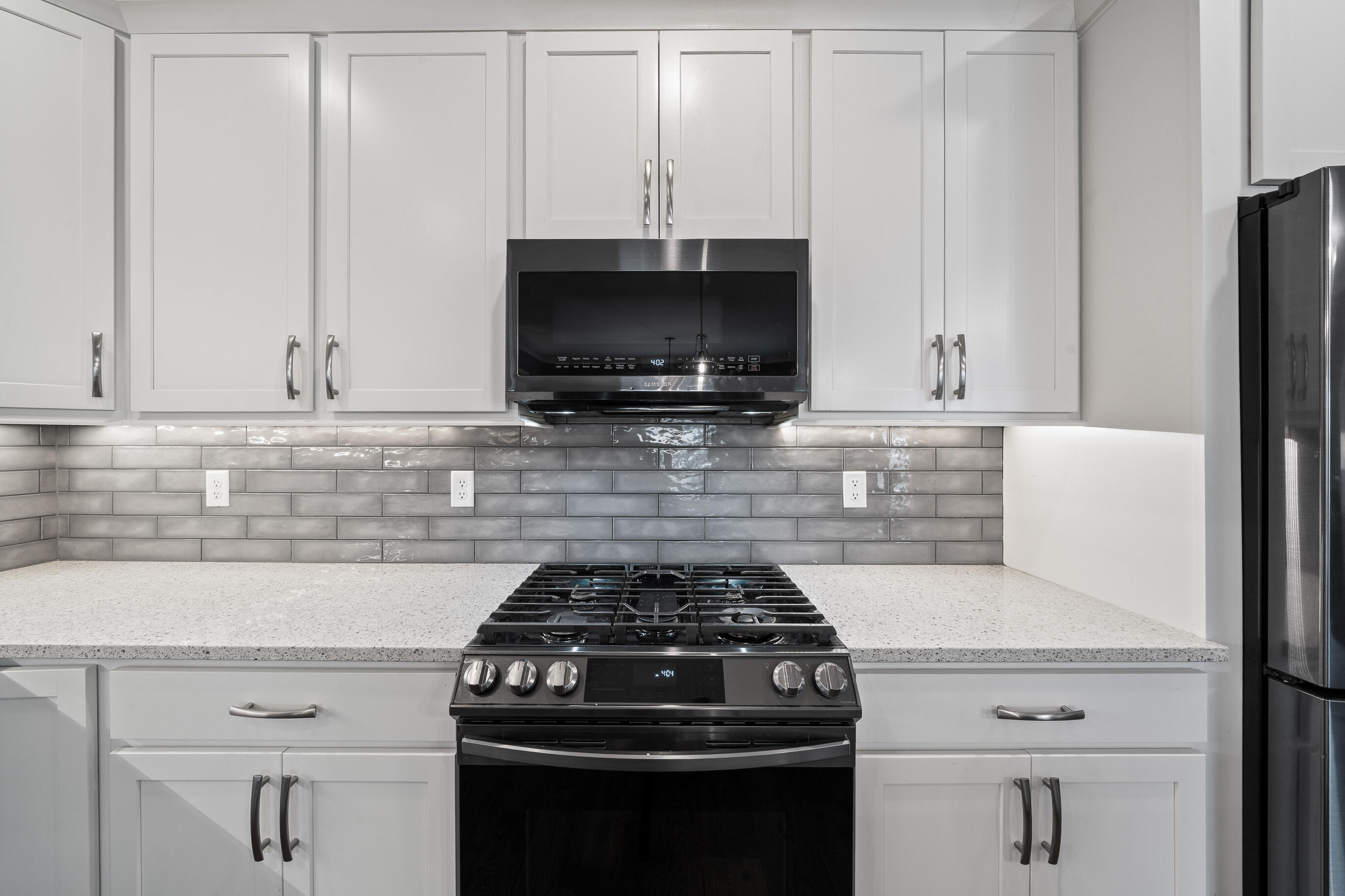 642 Baker Street Walworth, WI 53184 - Photo 28 of 98 Amaxing Back Splash