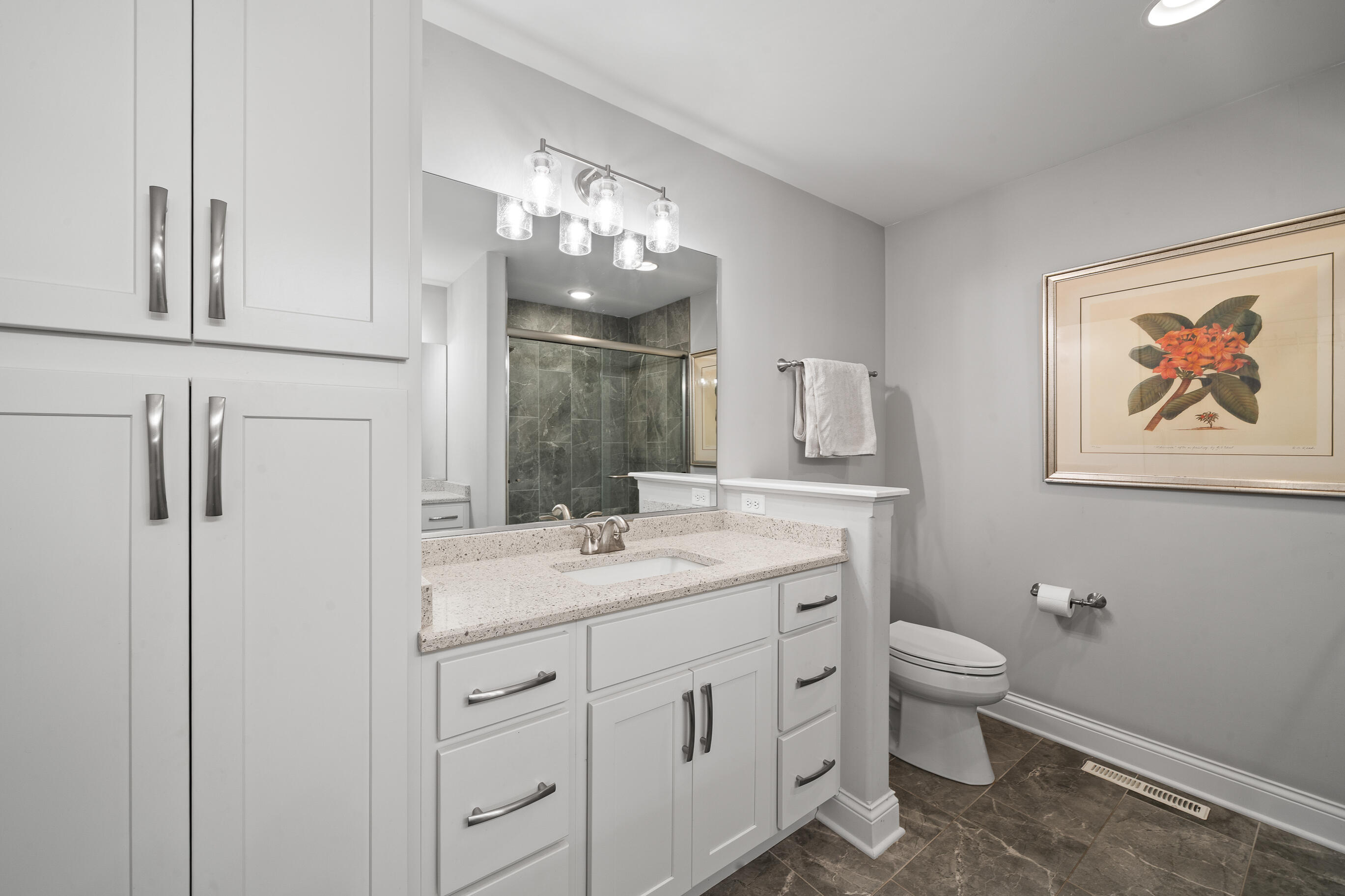 642 Baker Street Walworth, WI 53184 - Photo 46 of 98 Priamry Bathroon