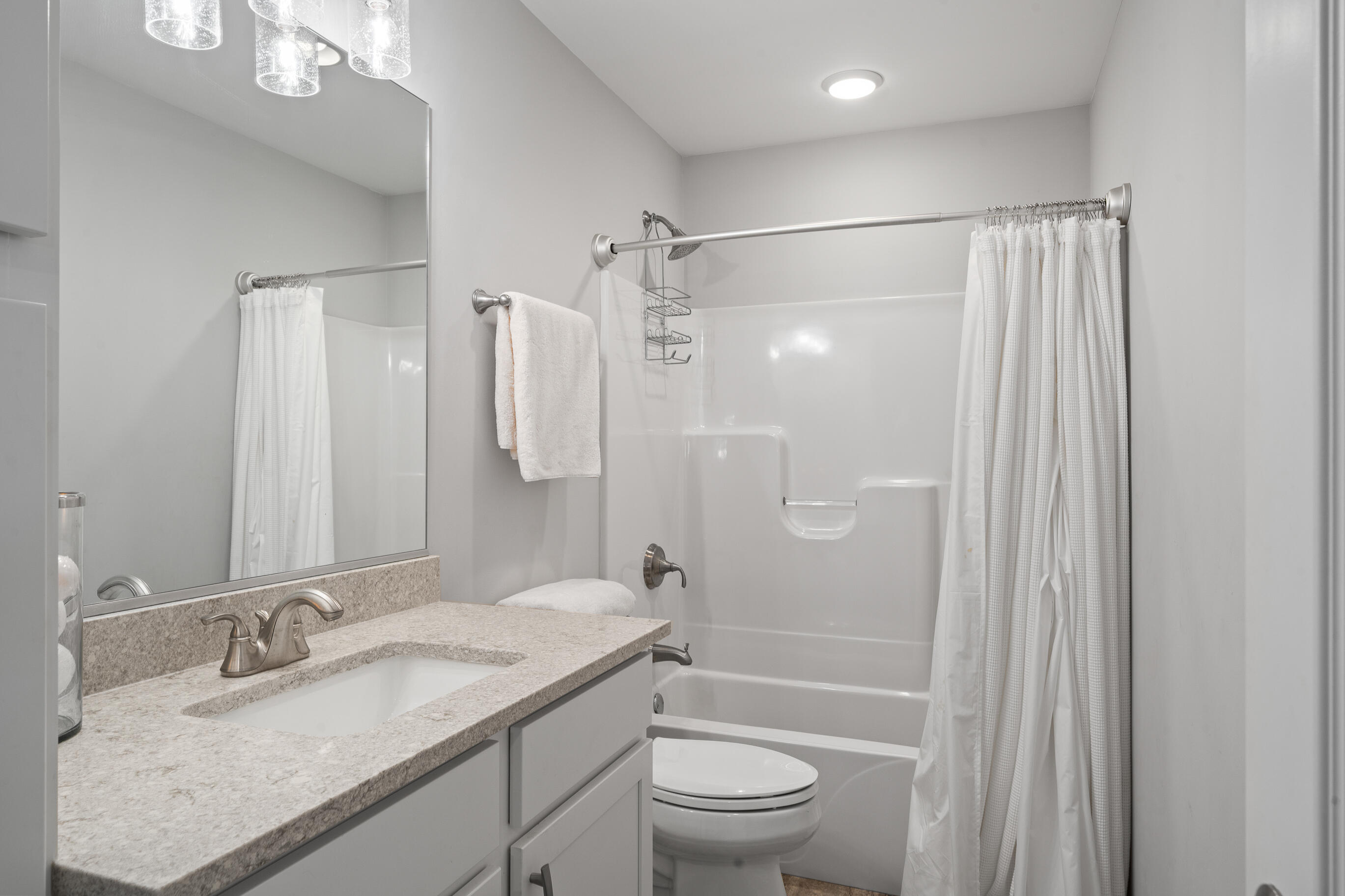 642 Baker Street Walworth, WI 53184 - Photo 55 of 98 Second Floor Bthroom