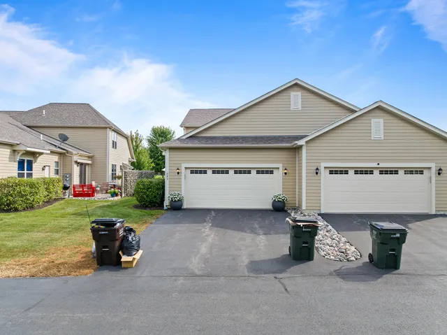 $550,000 | 642 Baker Street, Walworth, WI 53184