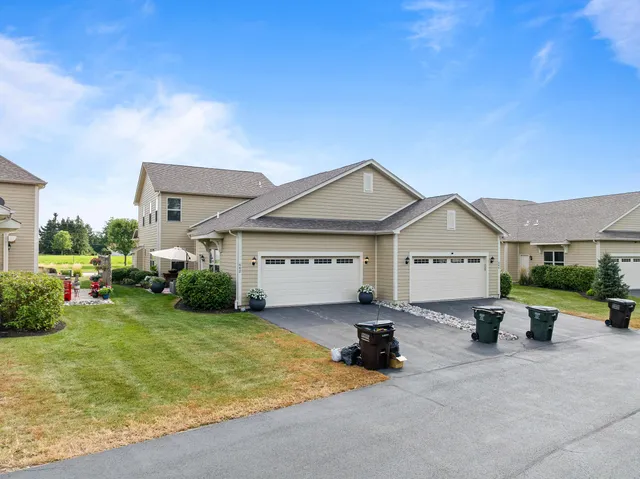 $550,000 | 642 Baker Street, Walworth, WI 53184