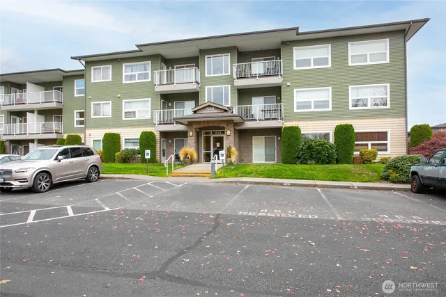 $330,000 | 512 Darby Drive, Unit 212, Bellingham, WA 98226