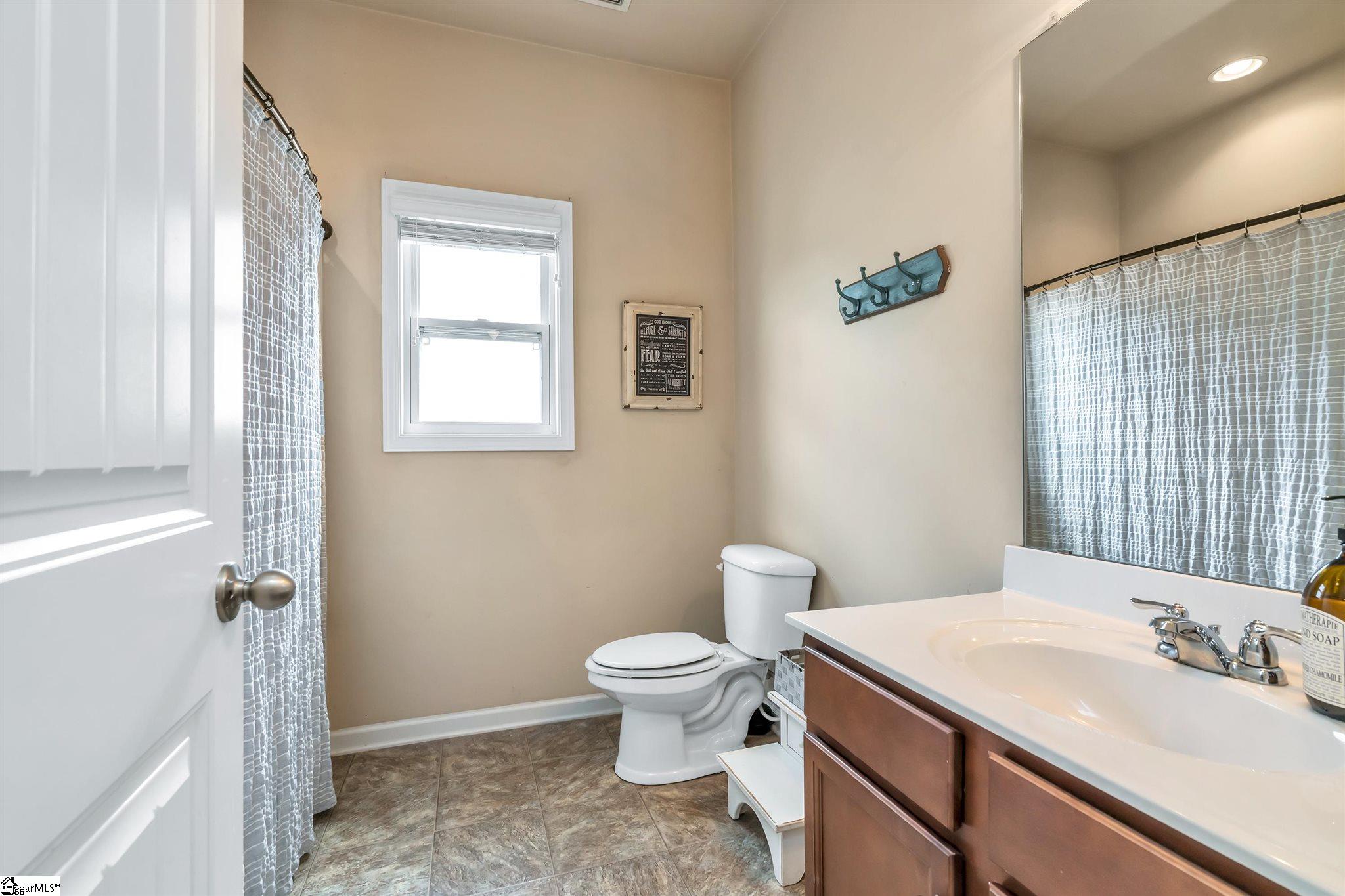 107 Amherst Way Easley, SC 29642 - Photo 15 of 29 Gallery Image 15