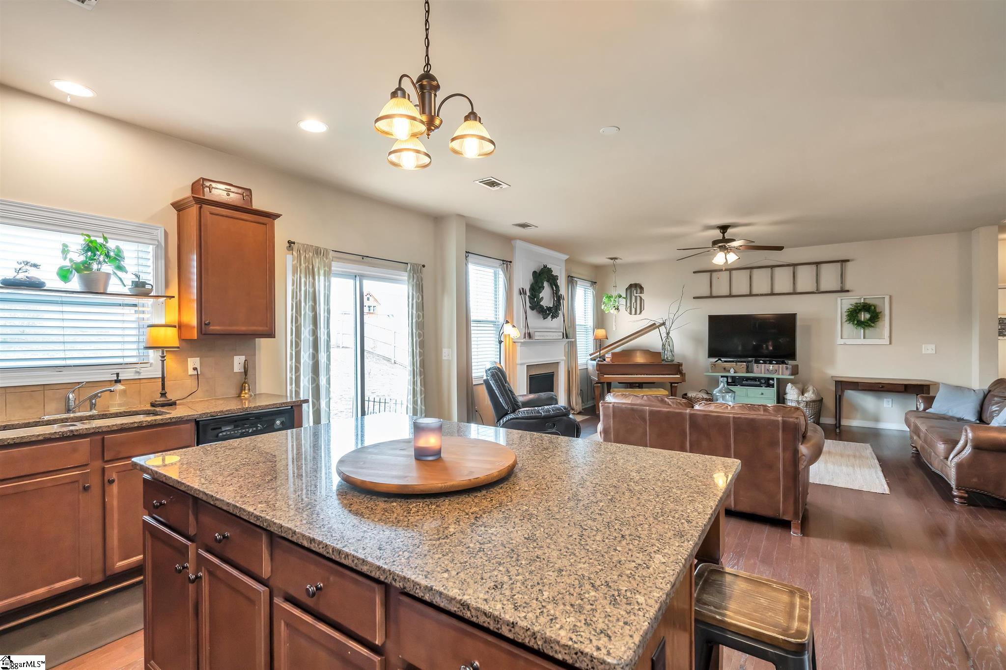 107 Amherst Way Easley, SC 29642 - Photo 8 of 29 Gallery Image 8