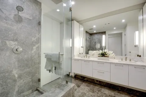 $680,000 | 501 West Avenue, Unit 703, Austin, TX 78701