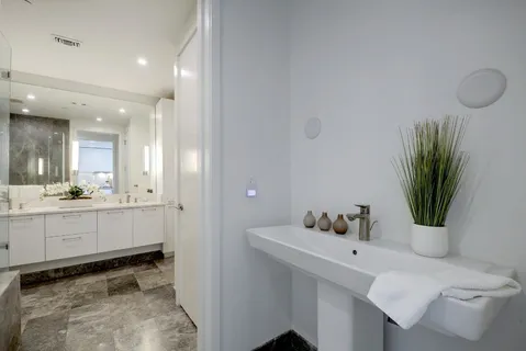 $680,000 | 501 West Avenue, Unit 703, Austin, TX 78701