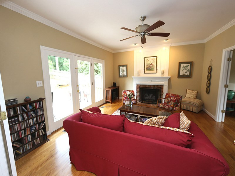 4314 Swarthmore Road Durham, NC 27707 - Photo 8 of 25 Family Room