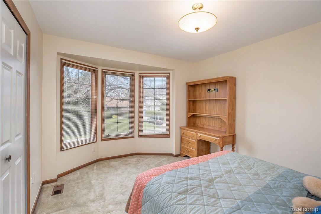 42221 Waterfall Road Northville, MI 48168 - Photo 21 of 39 RM_121.jpg
