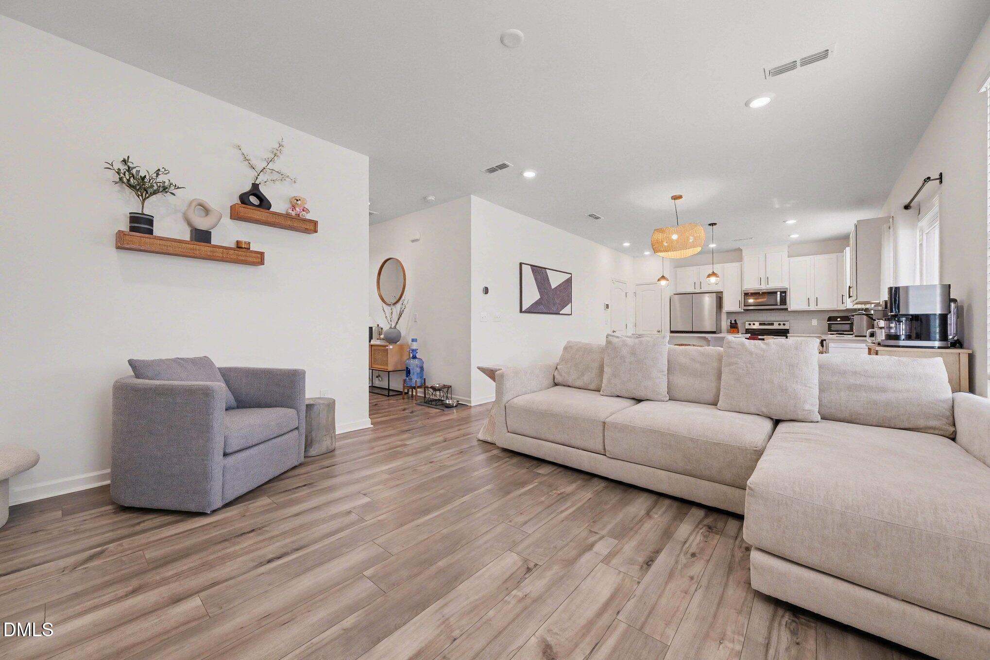 2129 Crestwood Rdg Drive Durham, NC 27704 - Photo 5 of 27 Living Room