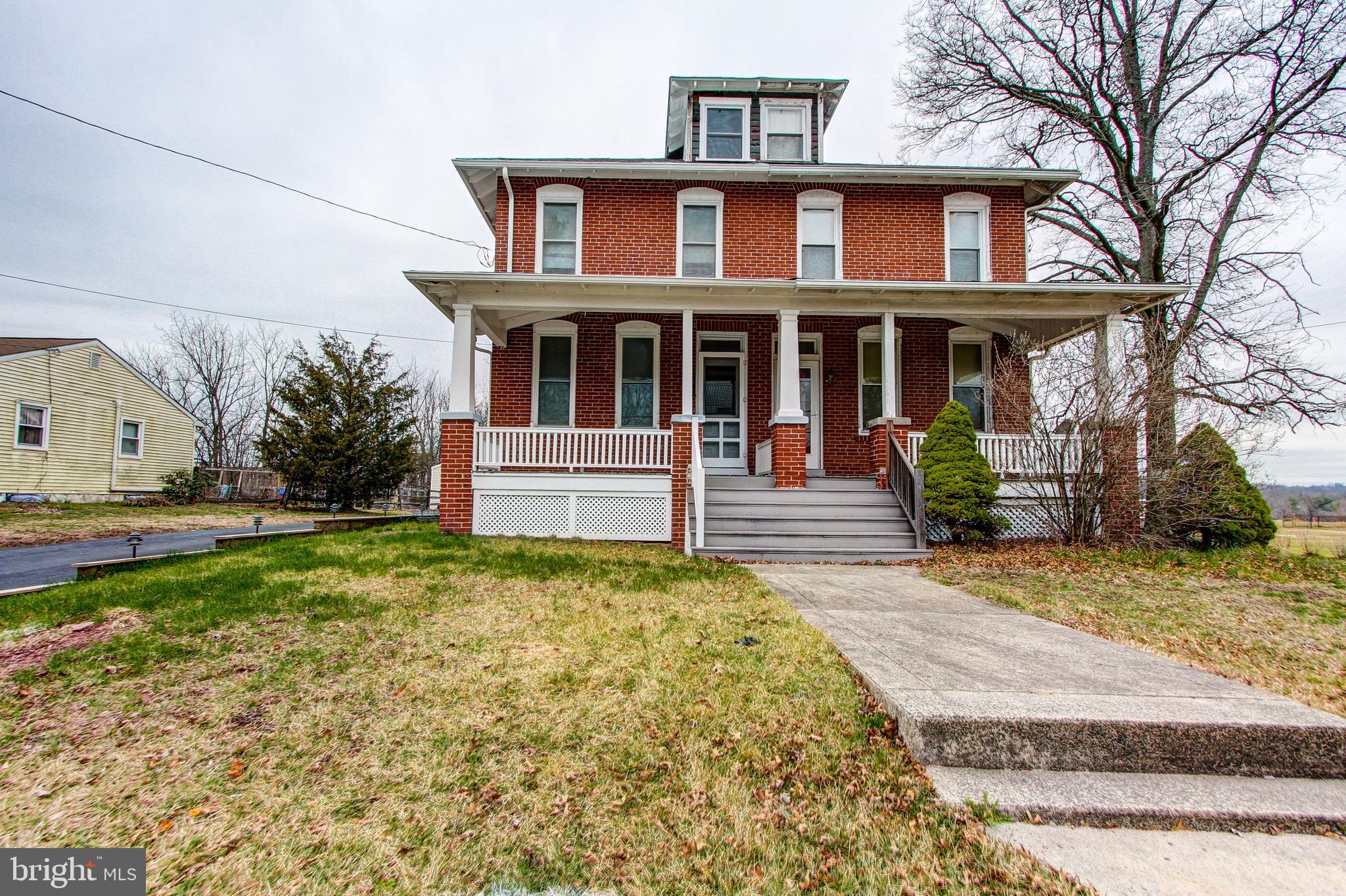 855 North Pleasantview Road Sanatoga, PA 19464 - Photo 1 of 33 FRONT EXTERIOR