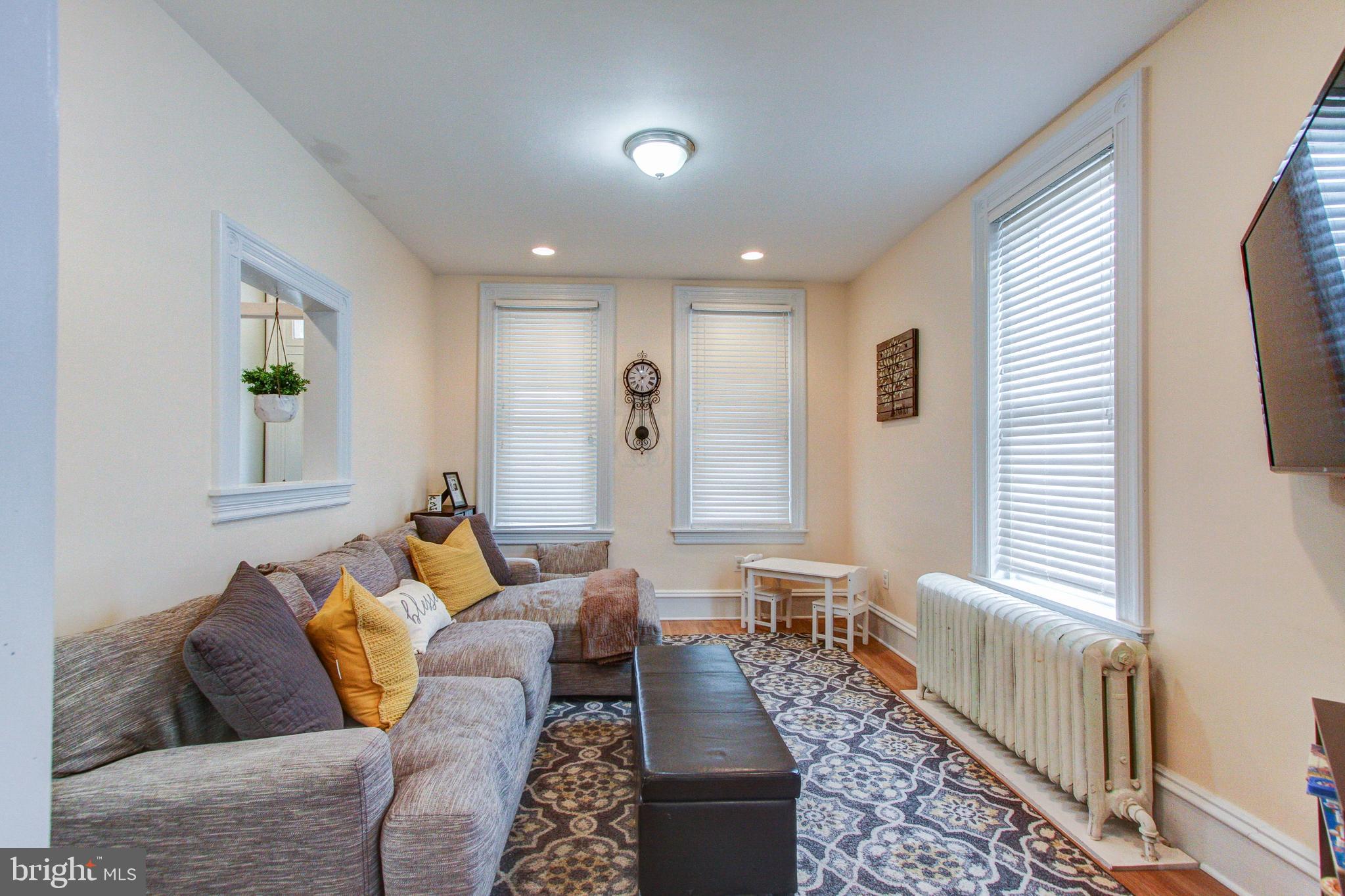 855 North Pleasantview Road Sanatoga, PA 19464 - Photo 17 of 33 LIVING ROOM