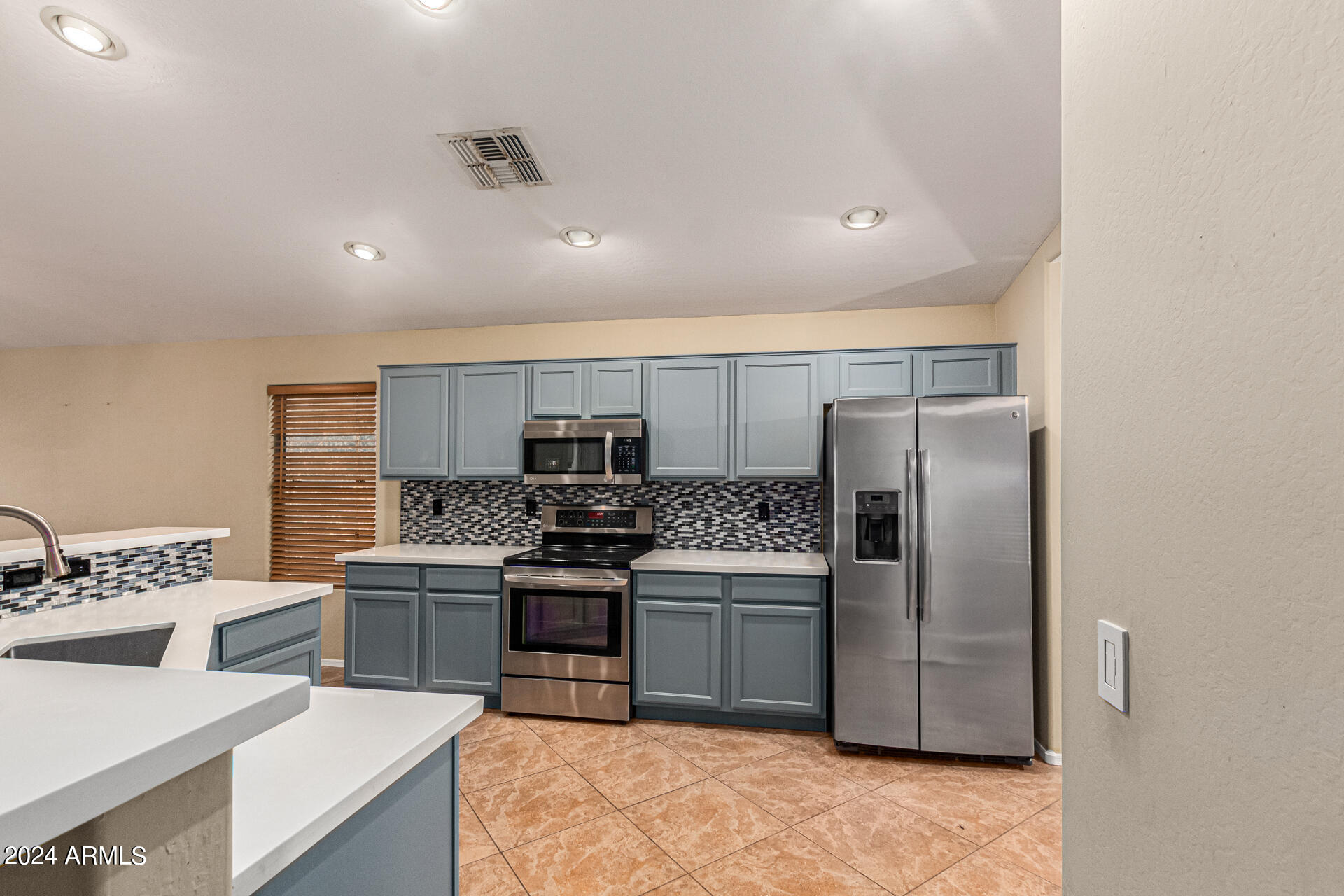 2335 West Darrel Road Phoenix, AZ 85041 - Photo 16 of 32 13-Darrel
