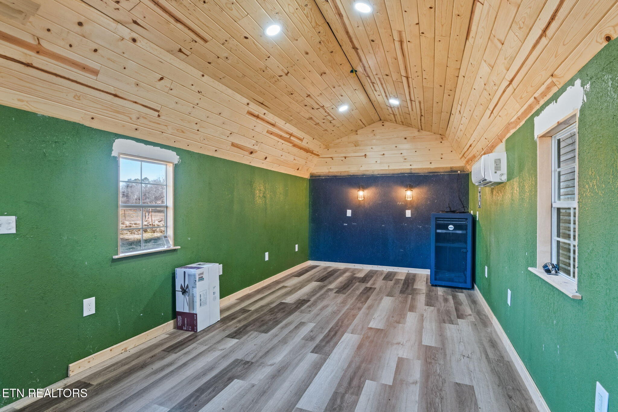 2022 Bessie Slaton Road Dandridge, TN 37725 - Photo 31 of 41 Inside Green Shed