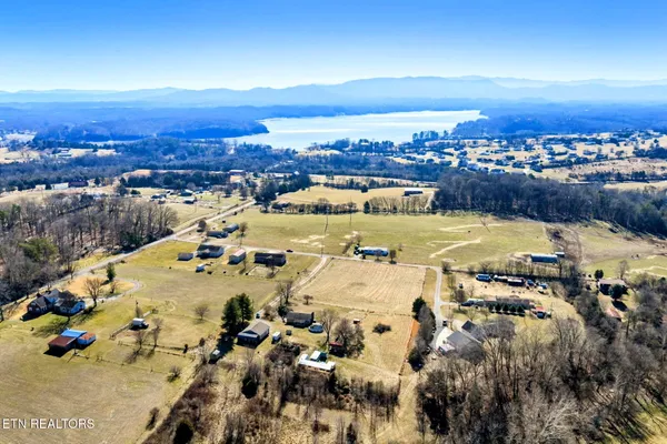 $499,900 | 2022 Bessie Slaton Road, Dandridge, TN 37725