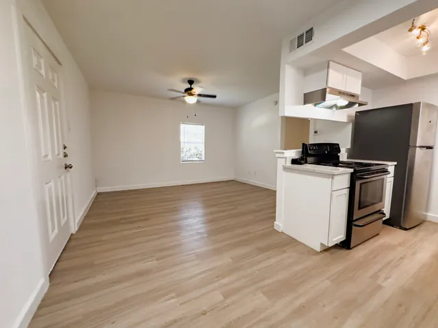 $700 | 4500 Witham Lane, Unit 104, Austin, TX 78745