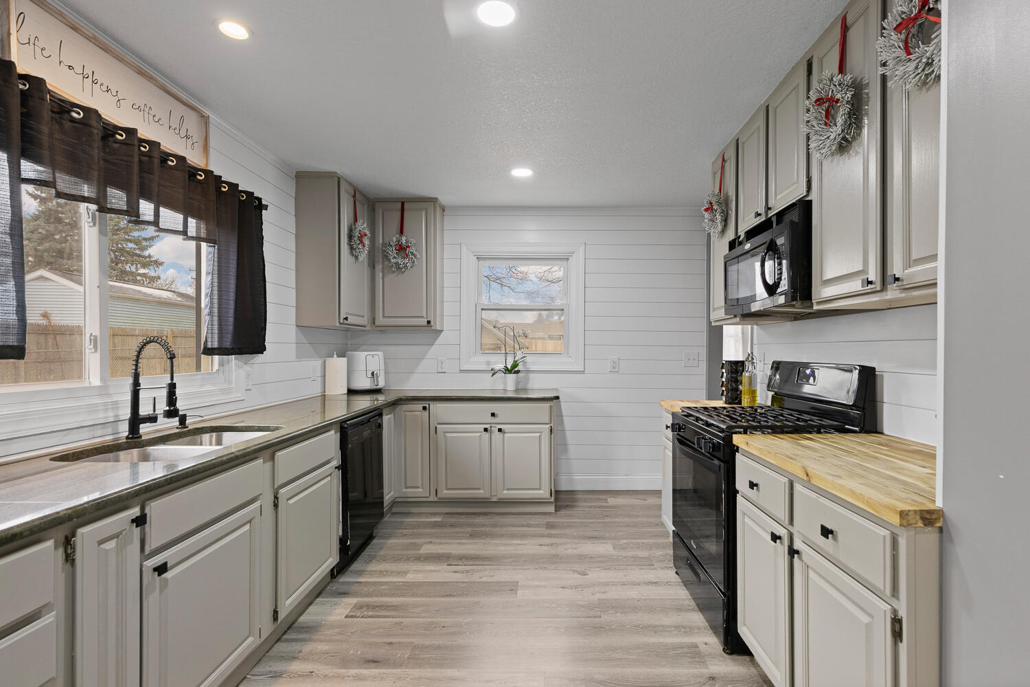 734 South Winter Street Adrian, MI 49221 - Photo 15 of 35 734 S Winter St - 1026