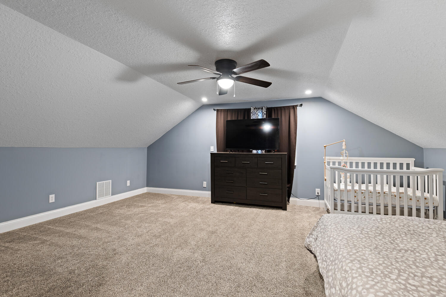 734 South Winter Street Adrian, MI 49221 - Photo 27 of 35 734 S Winter St - 1034