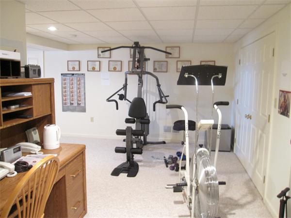 2 Woodcrest Road Westborough, MA 01581 - Photo 26 of 30 Gallery Image 26