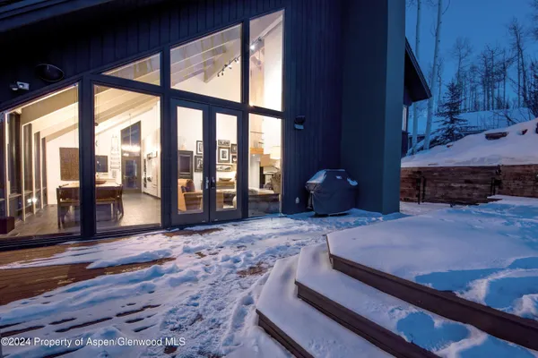 a room with wooden floor