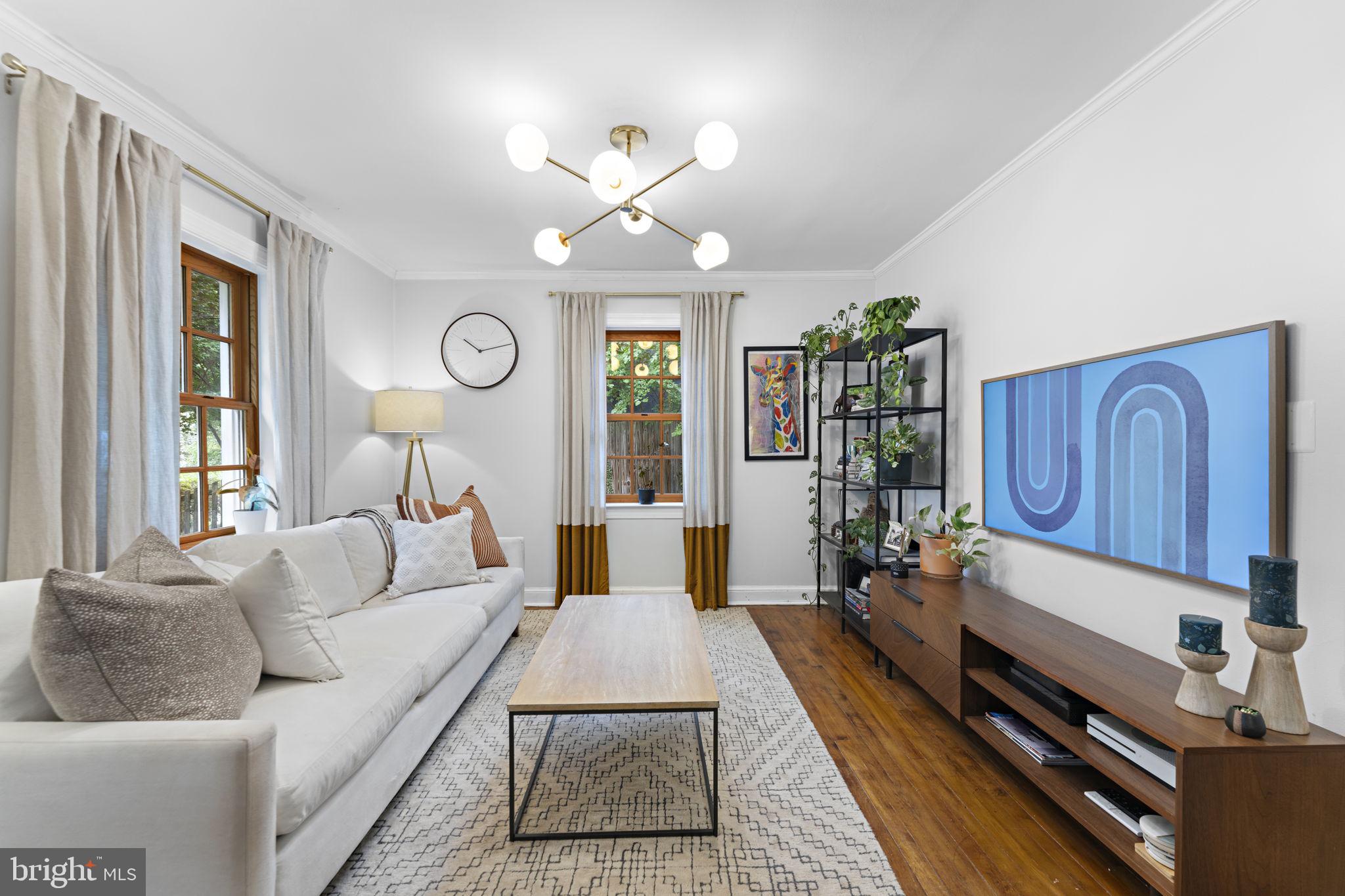 7019 Grove Road Alexandria, VA 22306 - Photo 3 of 43 Gallery Image 3