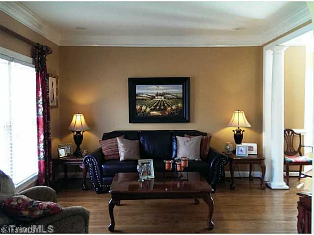 4700 Hearthstone Road Clemmons, NC 27012 - Photo 3 of 16 Living Room.