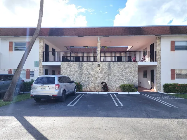 $159,900 | 321 Southwest 1st Court, Unit K5, Pompano Beach, FL 33060