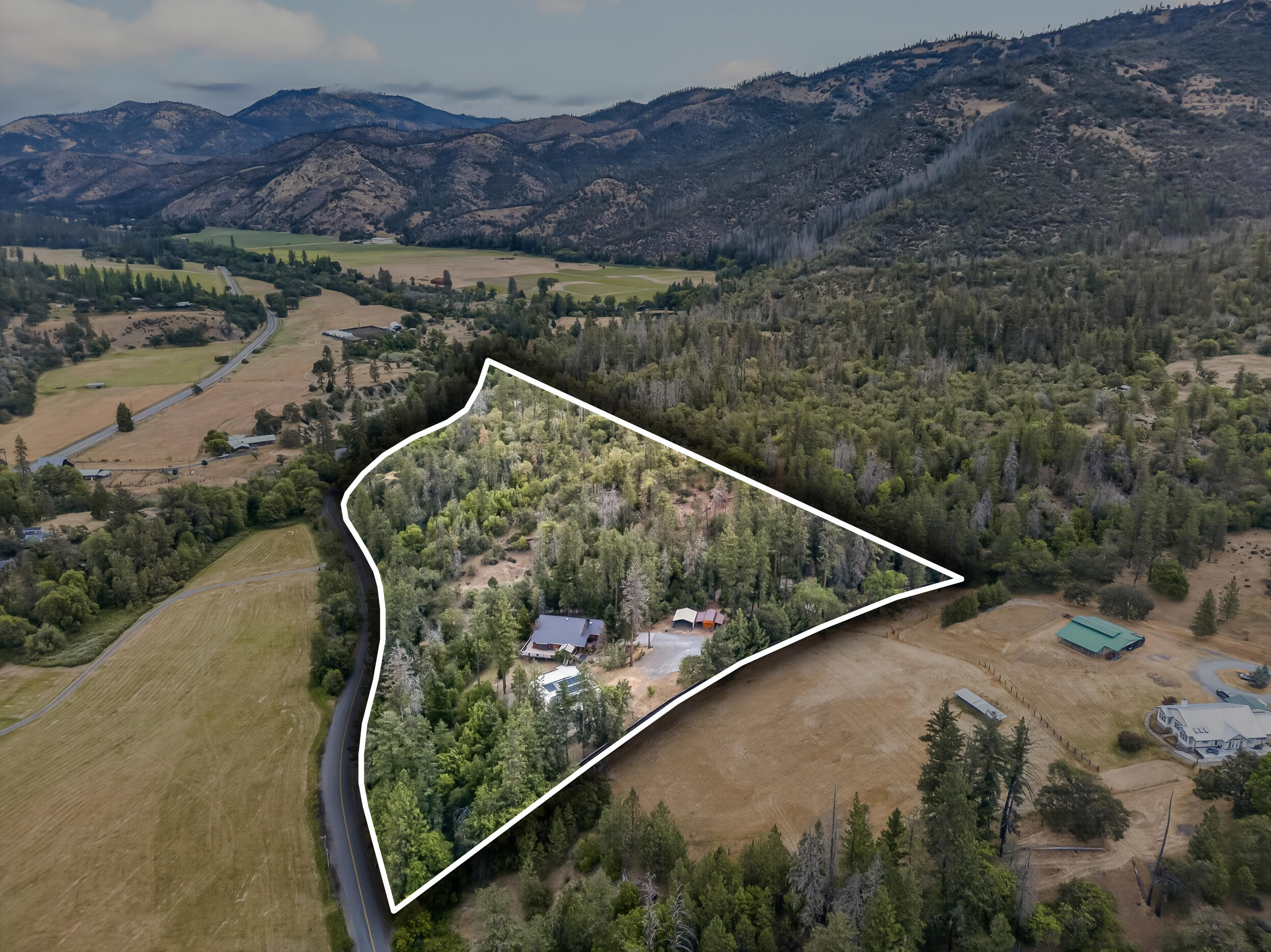 2365 Eastside Road Jacksonville, OR 97530 - Photo 3 of 69 71-67