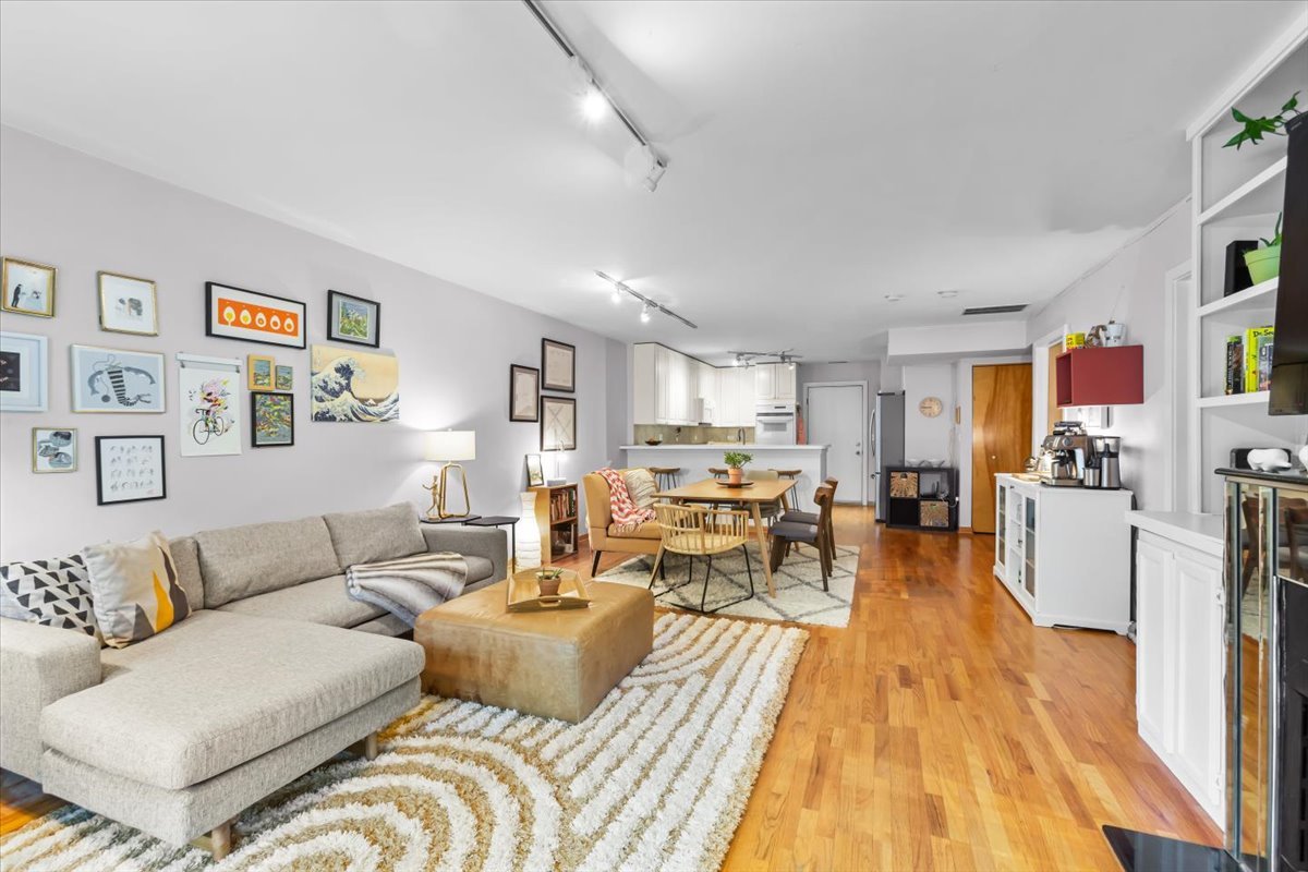 1812 South Federal Street, Unit 4 Chicago, IL 60616 - Photo 6 of 26