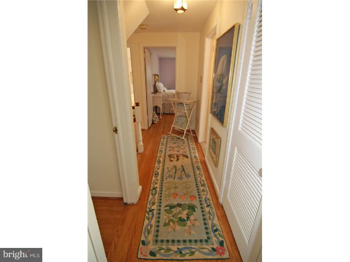 570 Bair Road Berwyn, PA 19312 - Photo 14 of 25 Hallway