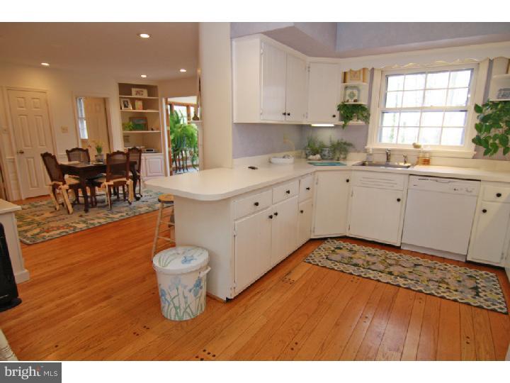 570 Bair Road Berwyn, PA 19312 - Photo 6 of 25 Kitchen