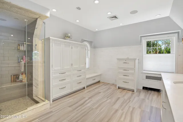 $7,825,000 | 105 Woodside Drive, Greenwich, CT 06830