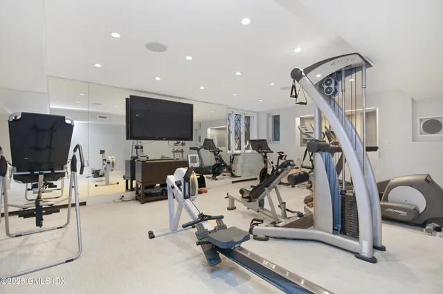 $7,825,000 | 105 Woodside Drive, Greenwich, CT 06830