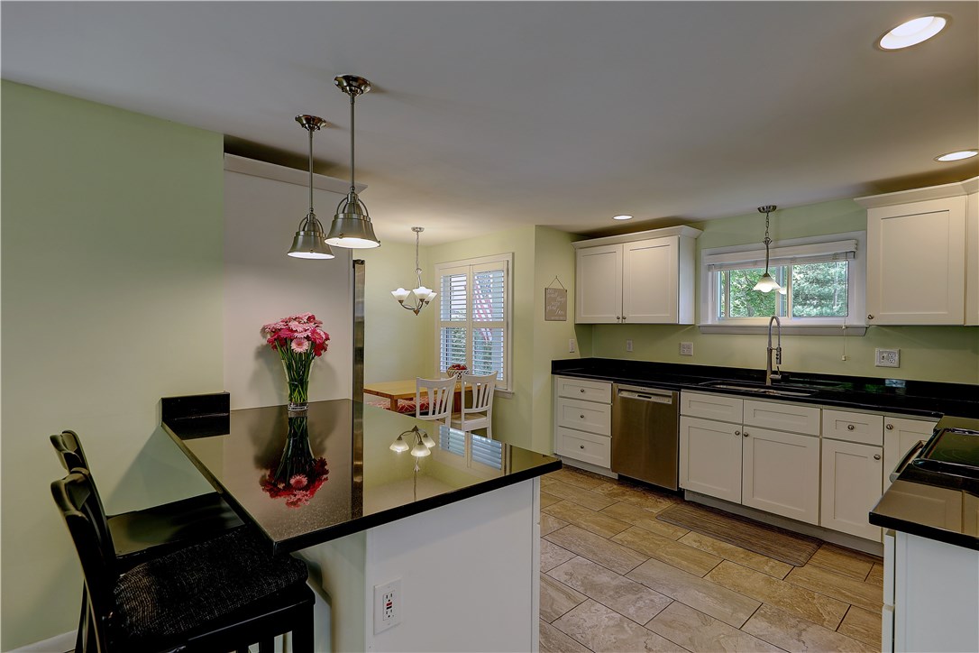 5 Lafayette Road Barrington, RI 02806 - Photo 11 of 32