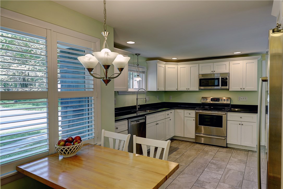 5 Lafayette Road Barrington, RI 02806 - Photo 13 of 32