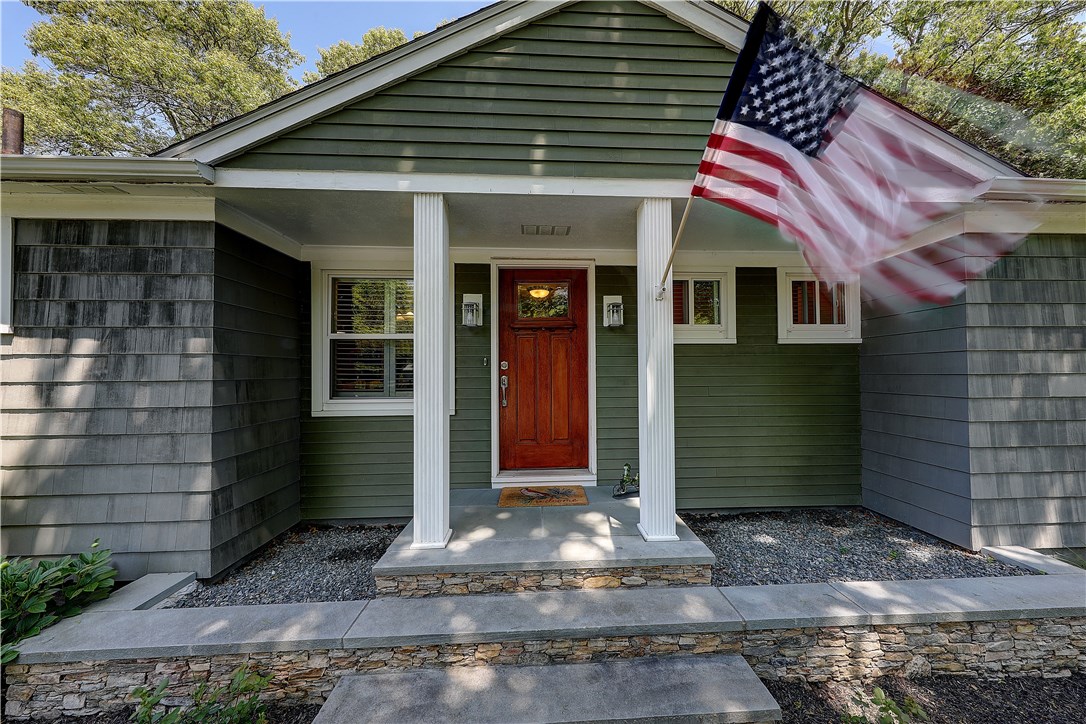 5 Lafayette Road Barrington, RI 02806 - Photo 4 of 32