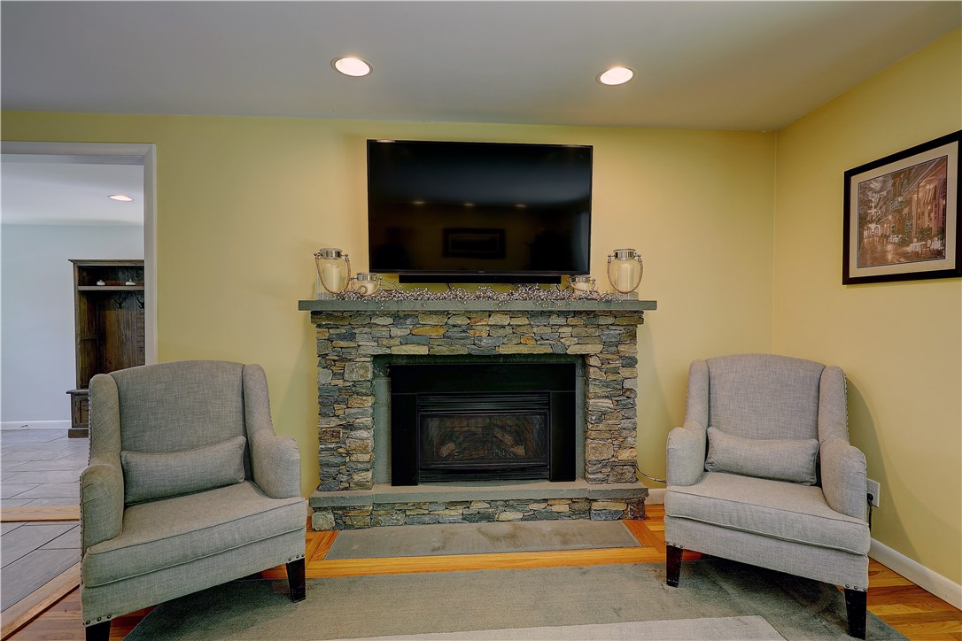 5 Lafayette Road Barrington, RI 02806 - Photo 9 of 32