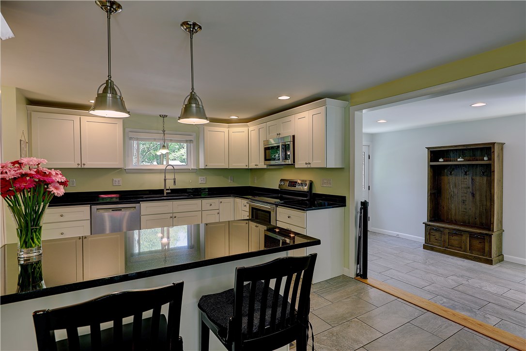 5 Lafayette Road Barrington, RI 02806 - Photo 10 of 32