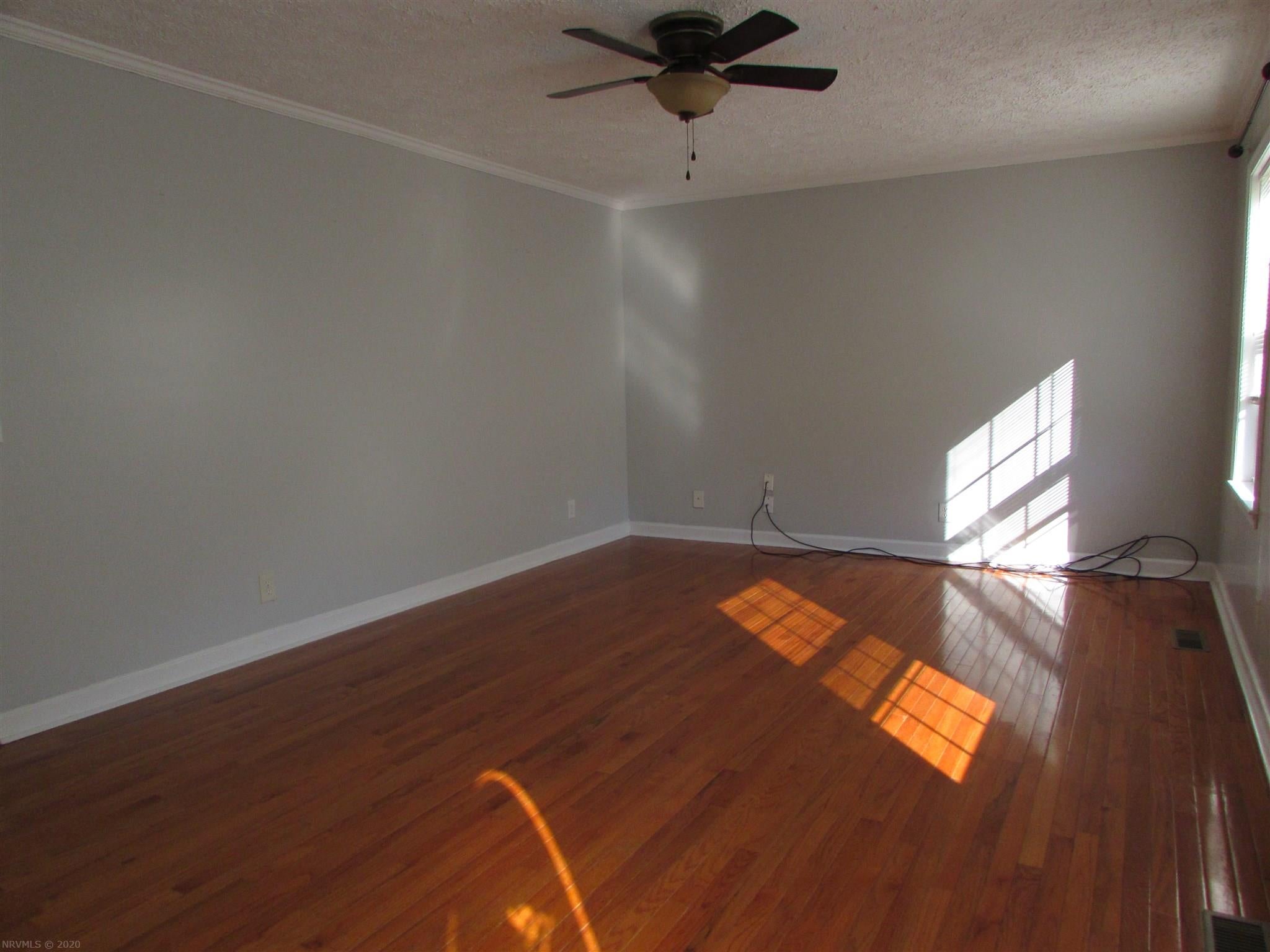 2313 Peppers Ferry Road Pulaski, VA 24301 - Photo 10 of 38 Gallery Image 10