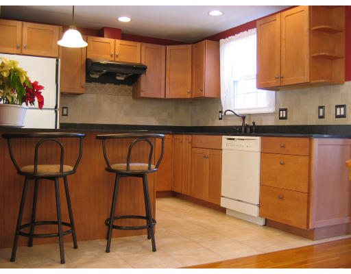 9 Condor Road Reading, MA 01867 - Photo 7 of 16 Gallery Image 7