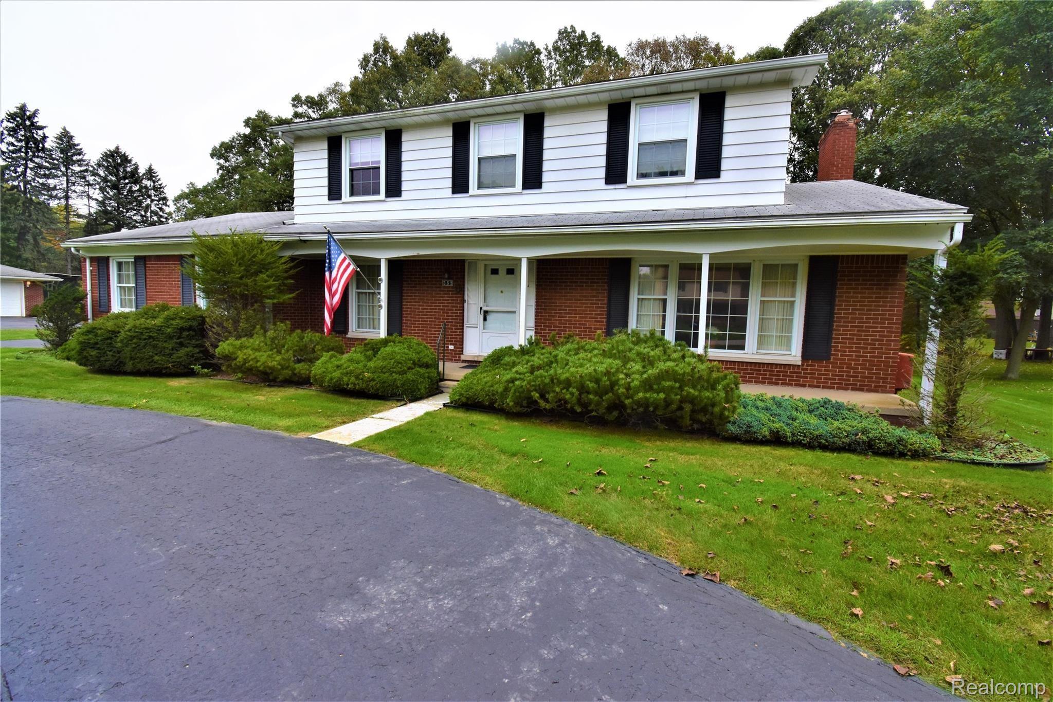 365 East Maryknoll Road Rochester, MI 48309 - Photo 2 of 41 2.jpg