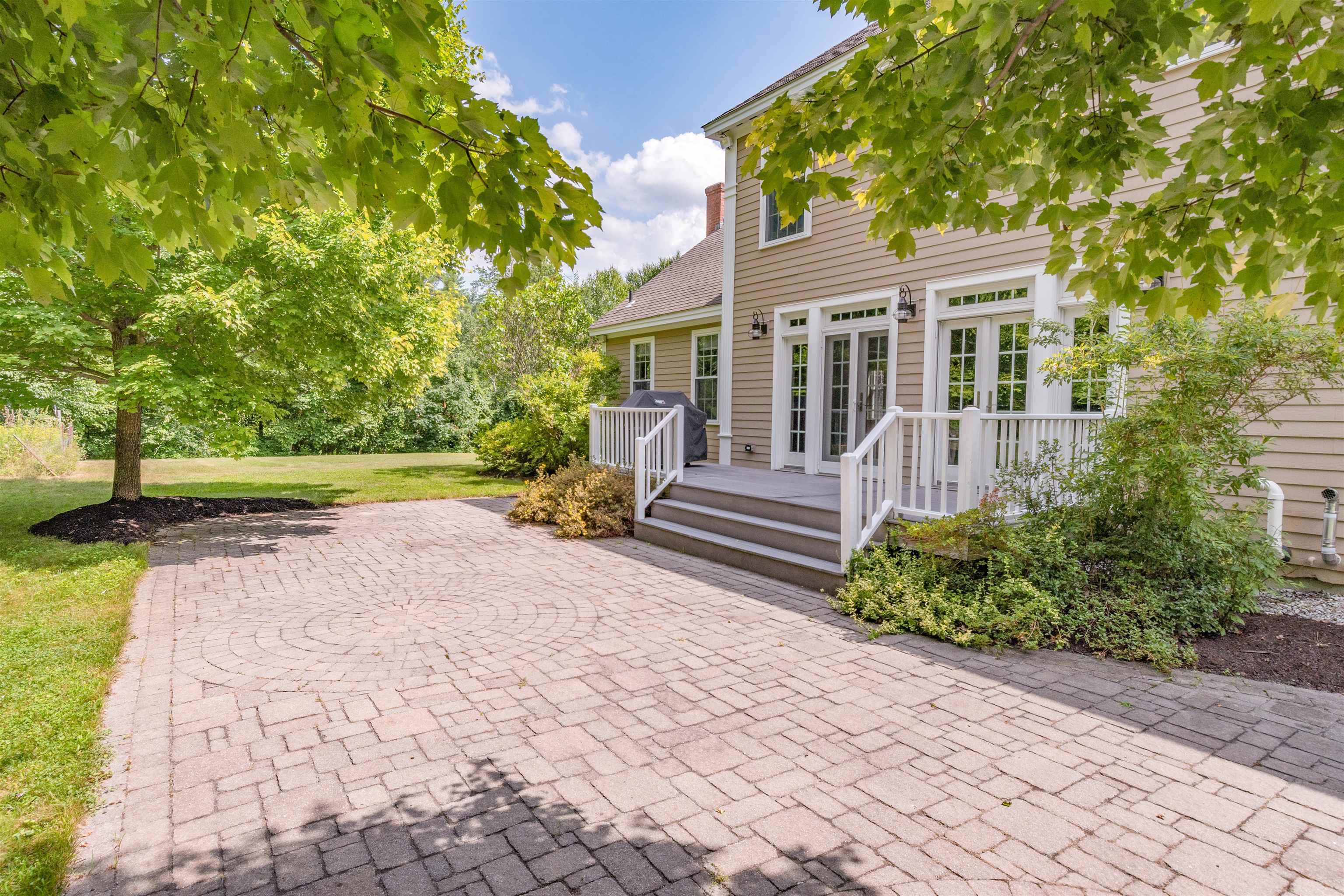 147 Oak Hill Road Concord, NH 03301 - Photo 6 of 40