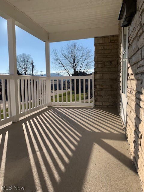 908 Ridge Avenue Toronto, OH 43964 - Photo 8 of 27 front porch