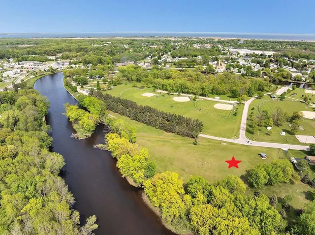 $99,900 | 116 Holtwood Way, Oconto, WI 54153